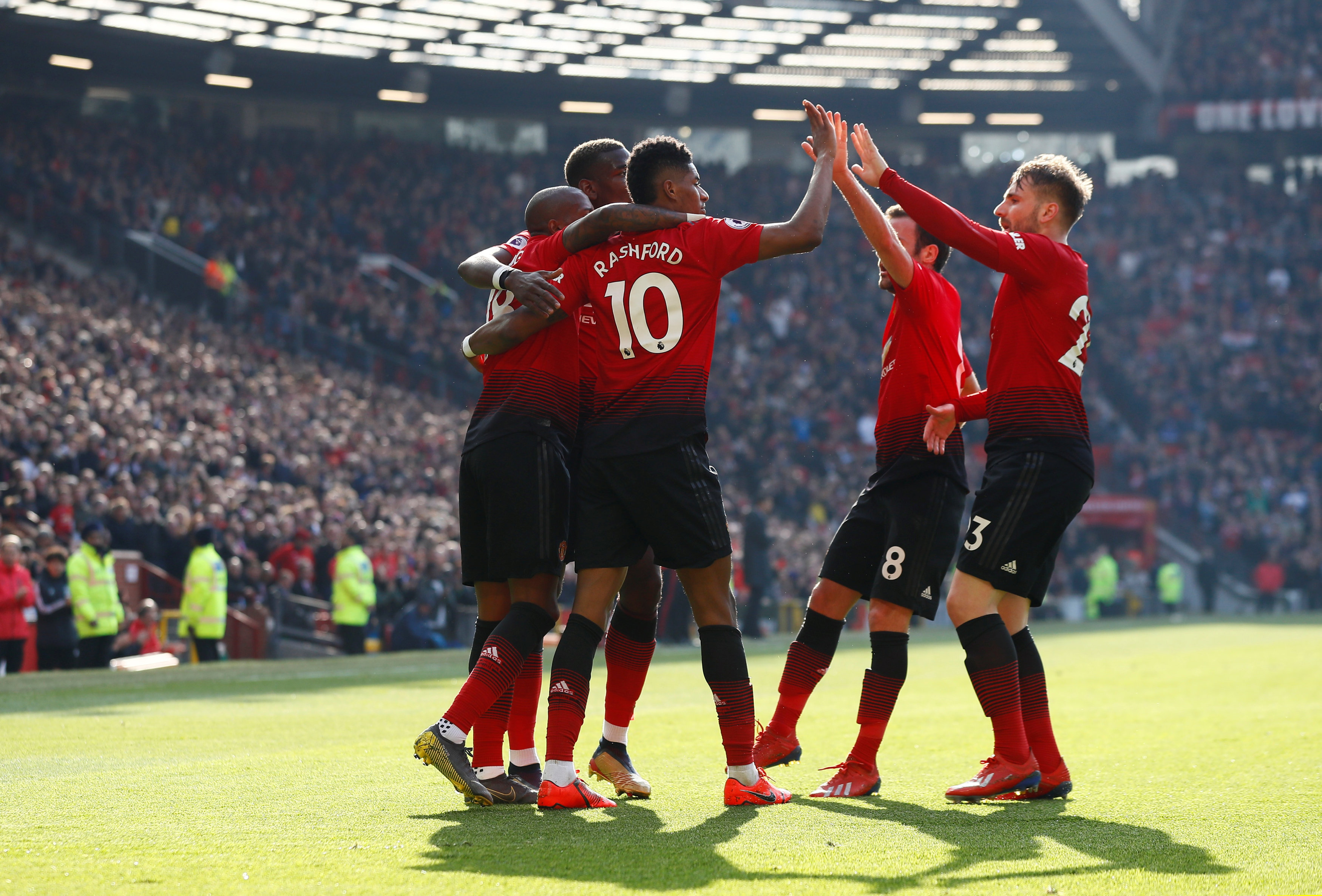 一位在篮球 一位在篮球